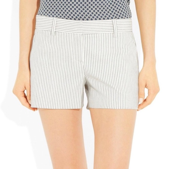 Theory Linen Blend Shorts - Picture 2 of 9